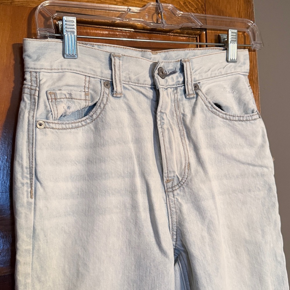 American Eagle distressed mom jean - Picture 2 of 7